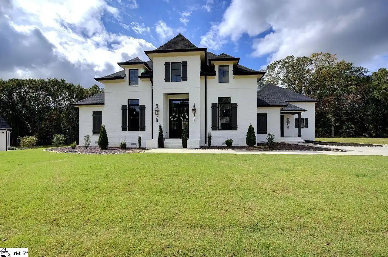Photo 1 of Single family home for sale at 10 Vintage Oaks Way, Simpsonville, SC 29681 | MLS# 1607490 | Listing updated on 2026-10-27