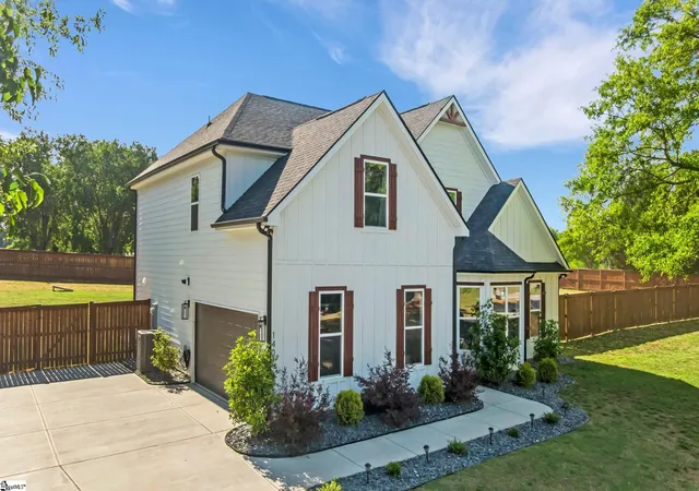 Photo 1 of Single family home for sale at 140 Lauden Dr, Moore, SC 29369 | MLS# 1589703 | Listing updated on 2026-06-25