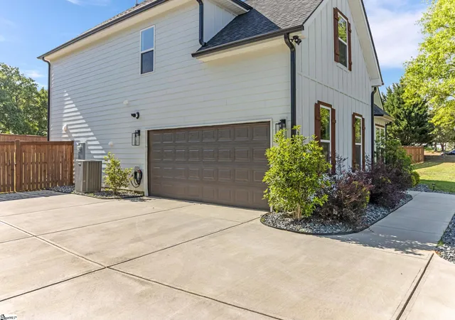 Photo 2 of Single family home for sale at 140 Lauden Dr, Moore, SC 29369 | MLS# 1589703 | Listing updated on 2026-06-25