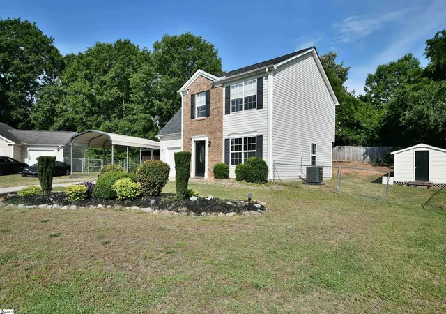 Photo 3 of Single family home for sale at 136 W Corley Ln, Spartanburg, SC 29303 | MLS# 1592624 | Listing updated on 2026-08-27