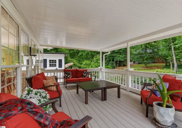 Photo 4 of Sale Pending at 2 Lotus Ct, Greenville, SC 29609 | MLS# 1595411 | Listing updated on 2026-08-25