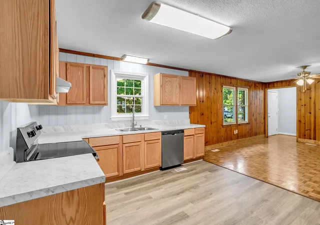 Photo 3 of Single family home for sale at 1503 Belhaven Rd, Anderson, SC 29621 | MLS# 1601624 | Listing updated on 2026-09-14