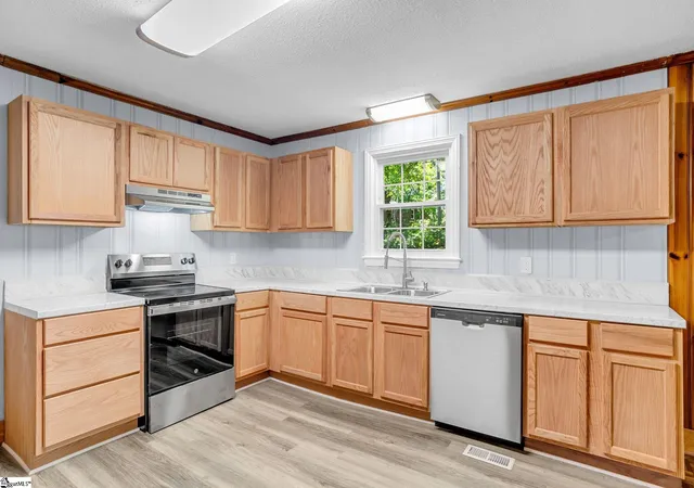 Photo 4 of Single family home for sale at 1503 Belhaven Rd, Anderson, SC 29621 | MLS# 1601624 | Listing updated on 2026-09-14