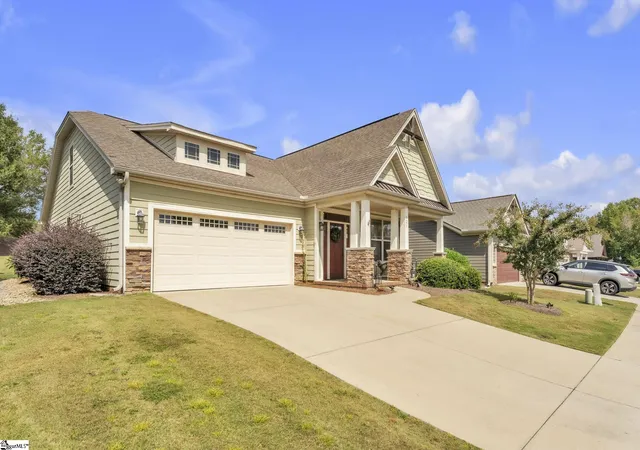 Homes for sale in Simpsonville, SC | 121 Belle Oaks Dr, Simpsonville, SC 29680 | MLS# 1595925