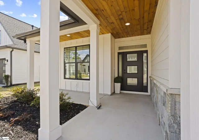 Photo 3 of Single family home for sale at 412 Fielder Way, Greenville, SC 29607 | MLS# 1570065 | Listing updated on 2026-09-16