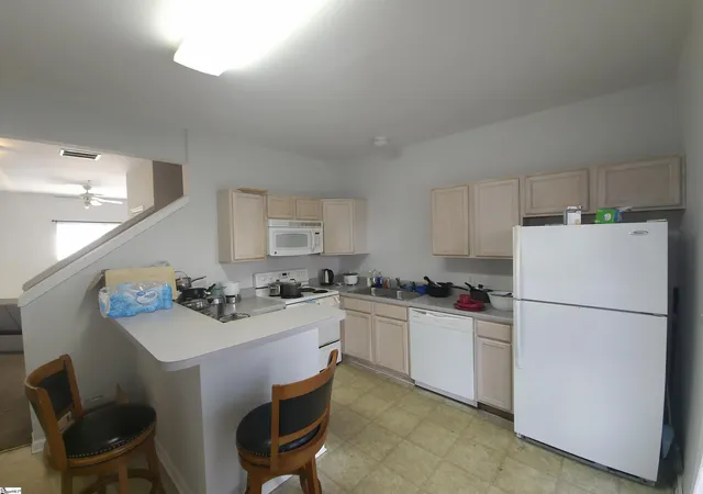 Listing Photo 4 - Condo for sale in building located at 116 University Vlg Dr, Central, SC 29630