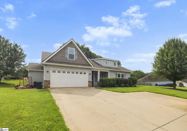 Photo 1 of Single family home for sale at 592 Hammett Store Rd, Lyman, SC 29365 | MLS# 1599054 | Listing updated on 2026-09-18