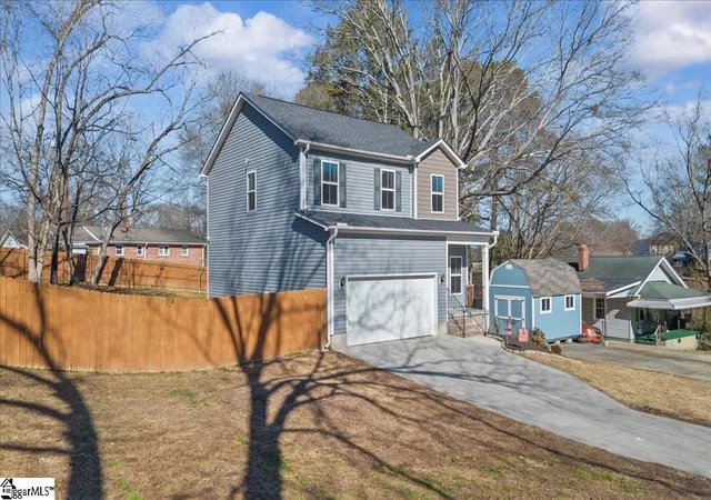 Photo 1 of Single family home for sale at 113 Mcfarlin St, Easley, SC 29640 | MLS# 1600404 | Listing updated on 2026-10-22