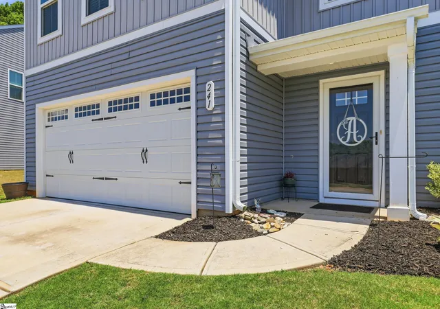 Photo 4 of Sale Pending at 241 Burr Oak Ln, Piedmont, SC 29673 | MLS# 1597168 | Listing updated on 2026-09-07