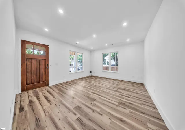Photo 3 of Single family home for sale at 409 Gower St, Greenville, SC 29611 | MLS# 1585546 | Listing updated on 2026-09-18