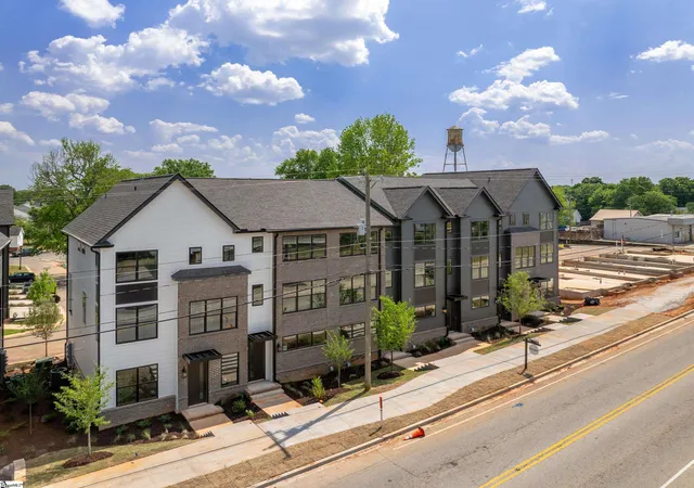 Photo 3 of Townhouse for sale at 1305 Pendleton St #Unit B, Greenville, SC 29611 | MLS# 1589768 | Listing updated on 2026-08-18