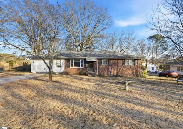 Homes for sale in Spartanburg, SC | 125 Foxhall Rd, Spartanburg, SC 29306 | MLS# 1582773