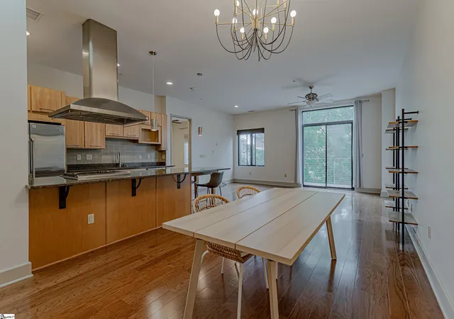 5th image of 500 E Mcbee St, Greenville, SC 29601