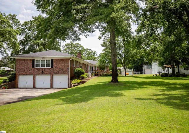Photo 39 of Single family home for sale at 204 Pine St, Bamberg, SC 29003 | MLS# 1599329 | Listing updated on 2026-07-31