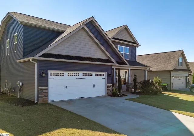 Photo 2 of Single family home for sale at 709 Silver Pines Ln, Duncan, SC 29334 | MLS# 1574192 | Listing updated on 2026-09-01
