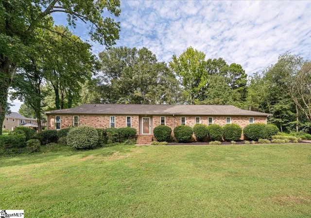 Photo 1 of Single family home for sale at 103 Hollymont Ct, Simpsonville, SC 29681 | MLS# 1602359 | Listing updated on 2026-09-15