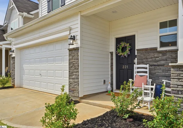 Homes for sale in Greenville, SC | 221 Pendergast Rd, Greenville, SC 29605 | MLS# 1585580