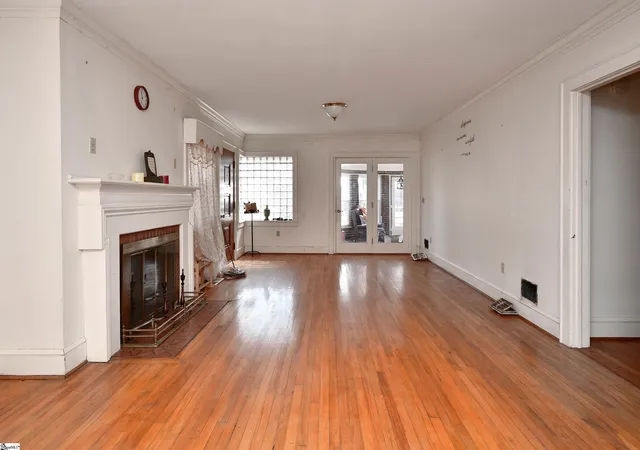 Photo 4 of Single family home for sale at 6 Beatrice St, Greenville, SC 29611 | MLS# 1582603 | Listing updated on 2026-09-16