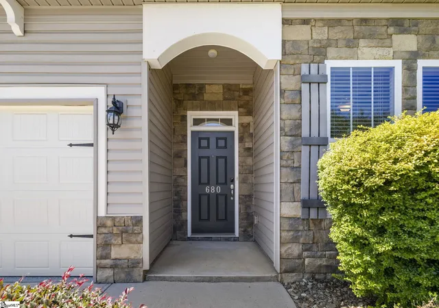 Photo 3 of Single family home for sale at 680 Ridgeville Crossing Dr, Inman, SC 29349 | MLS# 1601430 | Listing updated on 2026-08-23
