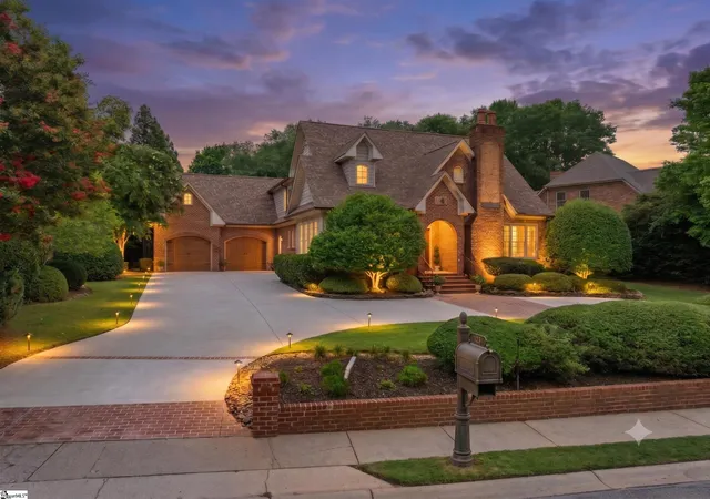 Photo 1 of Single family home for sale at 10 Knights Bridge Dr, Simpsonville, SC 29681 | MLS# 1600206 | Listing updated on 2026-09-13