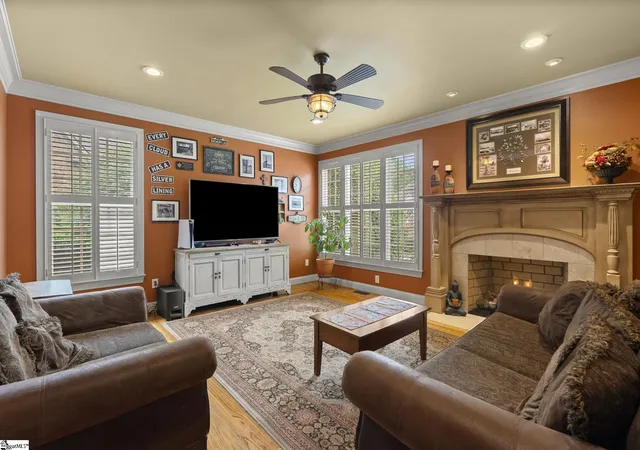 Photo 2 of Single family home for sale at 10 Knights Bridge Dr, Simpsonville, SC 29681 | MLS# 1600206 | Listing updated on 2026-09-13
