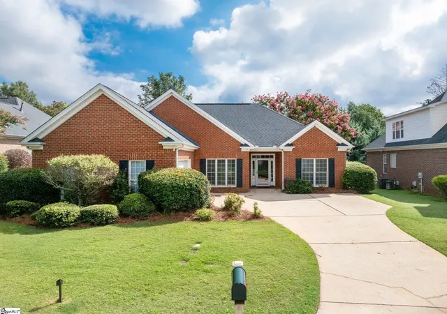 Photo 1 of Single family home for sale at 4 Windmill Wy, Greenville, SC 29615 | MLS# 1600123 | Listing updated on 2026-09-11
