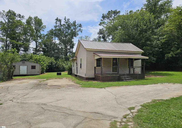 Photo 1 of Single family home for sale at 21684 E Sc 72 Hwy, Clinton, SC 29325 | MLS# 1599791 | Listing updated on 2026-08-06