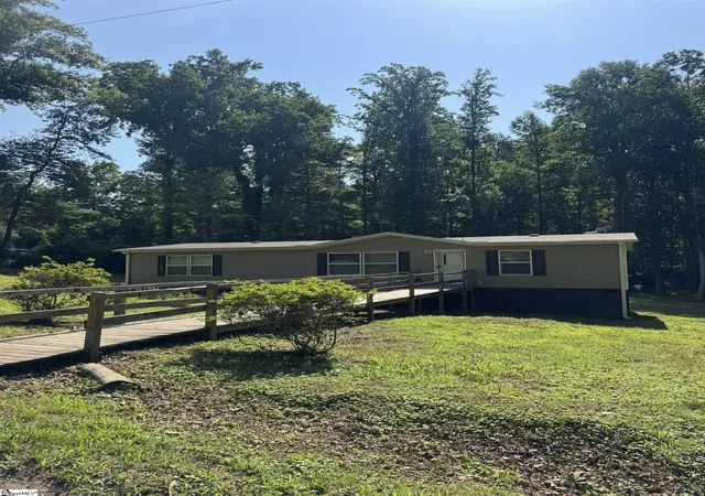 Photo 3 of Manufactured home for sale at 21 Hughes Rd, Greenville, SC 29611 | MLS# 1596259 | Listing updated on 2026-08-31