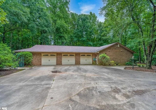 Photo 3 of Single family home for sale at 125 N Fork Dr, Anderson, SC 29621 | MLS# 1600299 | Listing updated on 2026-09-19
