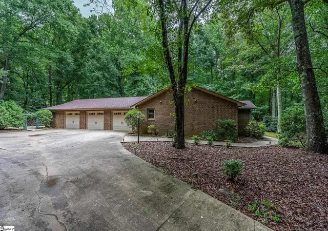 Photo 3 of Single family home for sale at 125 N Fork Dr, Anderson, SC 29621 | MLS# 1600299 | Listing updated on 2026-09-19