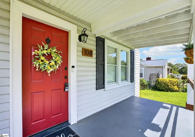 Photo 2 of Single family home for sale at 108 Mountain View Ave, Greer, SC 29650 | MLS# 1601550 | Listing updated on 2026-09-10