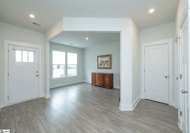 Photo 2 of Townhouse for sale at 112 Creekhaven Ln, Taylors, SC 29687 | MLS# 1602022 | Listing updated on 2026-08-28