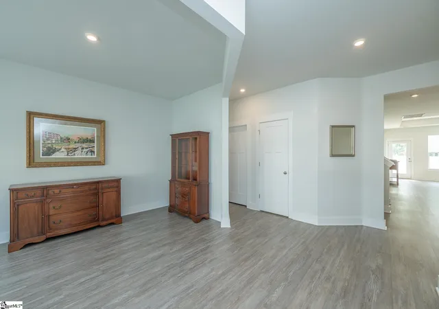Photo 4 of Townhouse for sale at 112 Creekhaven Ln, Taylors, SC 29687 | MLS# 1602022 | Listing updated on 2026-08-28