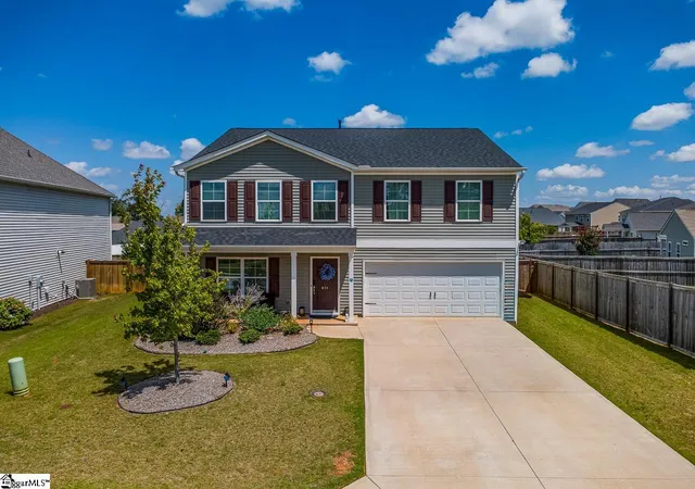 Photo 2 of Single family home for sale at 411 Whittier St, Greenville, SC 29605 | MLS# 1600733 | Listing updated on 2026-09-16