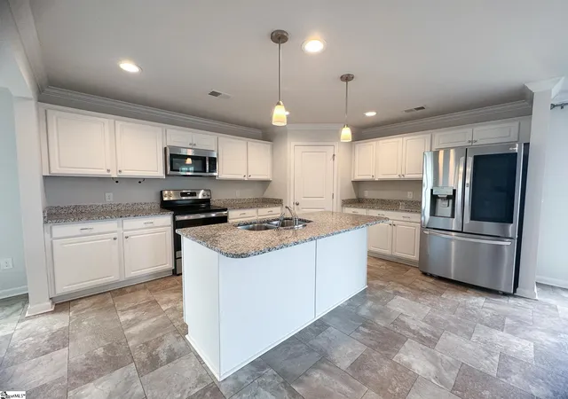 Photo 3 of Single family home for sale at 411 Whittier St, Greenville, SC 29605 | MLS# 1600733 | Listing updated on 2026-09-16