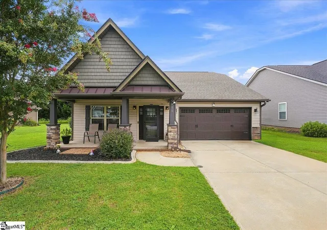 Photo 1 of Single family home for sale at 400 Terilyn Ct, Greenville, SC 29611 | MLS# 1601105 | Listing updated on 2026-08-18