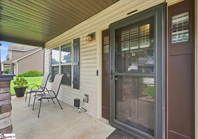 Photo 3 of Single family home for sale at 400 Terilyn Ct, Greenville, SC 29611 | MLS# 1601105 | Listing updated on 2026-08-18