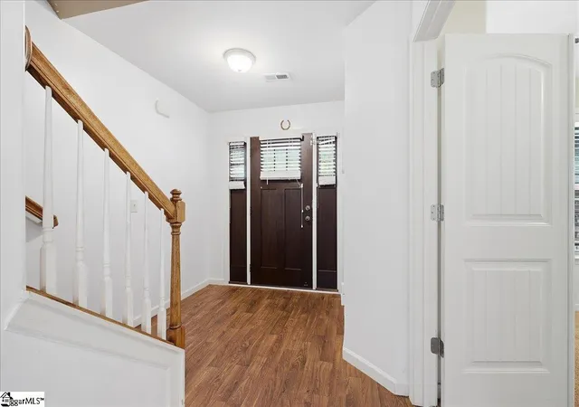 Photo 4 of Single family home for sale at 400 Terilyn Ct, Greenville, SC 29611 | MLS# 1601105 | Listing updated on 2026-08-18