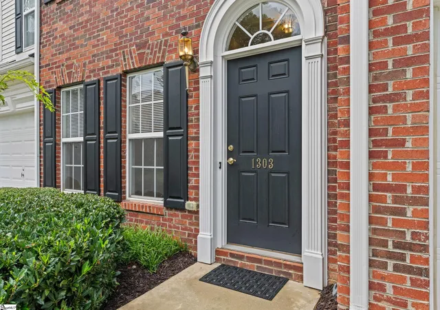Photo 2 of Townhouse for sale at 1303 Alexandrite Ln, Mauldin, SC 29662 | MLS# 1600987 | Listing updated on 2026-09-04
