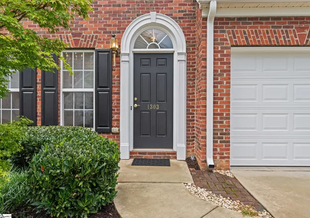 Photo 3 of Townhouse for sale at 1303 Alexandrite Ln, Mauldin, SC 29662 | MLS# 1600987 | Listing updated on 2026-09-04