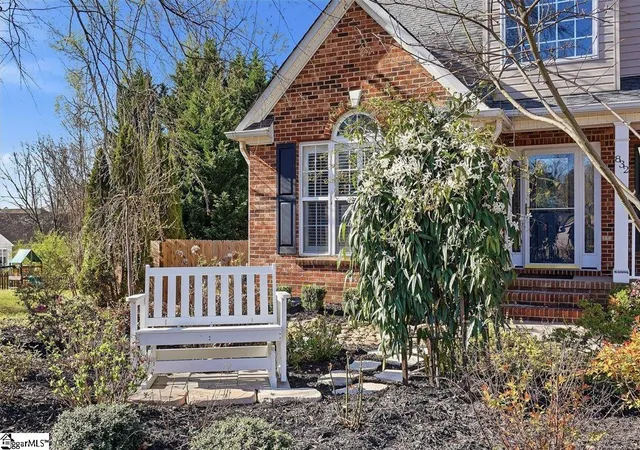 Photo 2 of Single family home for sale at 832 Brielle Ct, Simpsonville, SC 29681 | MLS# 1585473 | Listing updated on 2026-07-24