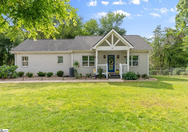 Photo 1 of Single family home for sale at 10 Walker Rd, Piedmont, SC 29673 | MLS# 1597777 | Listing updated on 2026-09-03