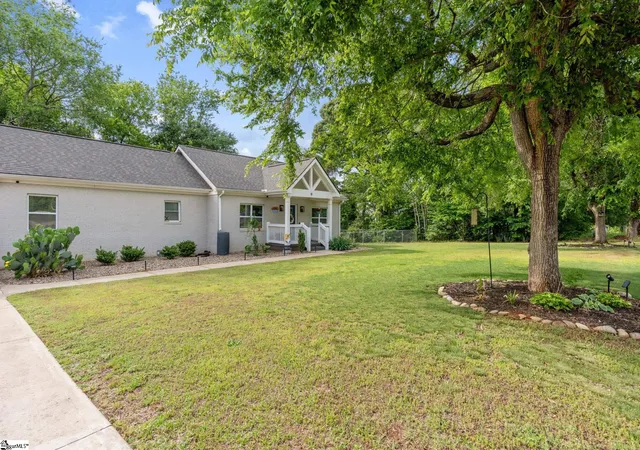 Photo 3 of Single family home for sale at 10 Walker Rd, Piedmont, SC 29673 | MLS# 1597777 | Listing updated on 2026-09-03