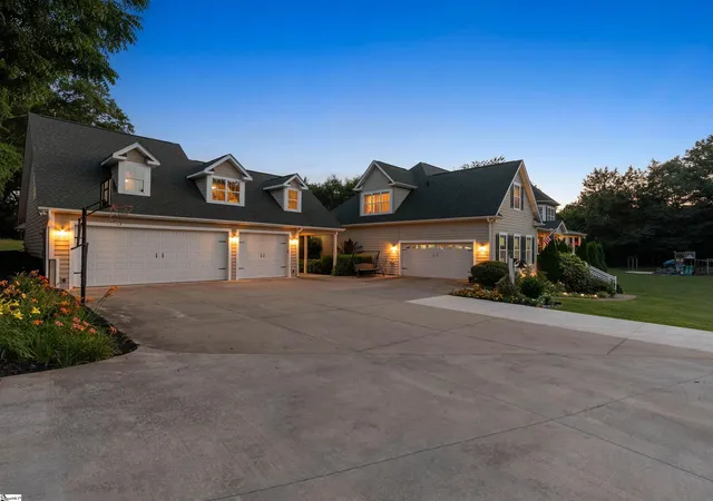 Photo 3 of Single family home for sale at 54 Laurenville Ln, Simpsonville, SC 29680 | MLS# 1602051 | Listing updated on 2026-08-27
