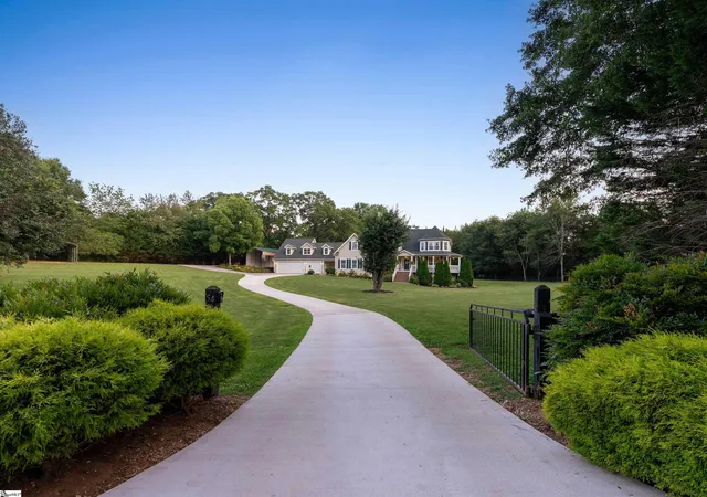 Photo 3 of Single family home for sale at 54 Laurenville Ln, Simpsonville, SC 29680 | MLS# 1602051 | Listing updated on 2026-08-27
