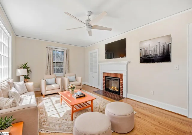 Photo 2 of Single family home for sale at 201 Augusta St, Easley, SC 29640 | MLS# 1585134 | Listing updated on 2026-07-27