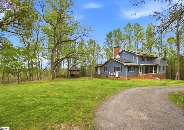 Photo 2 of Single family home for sale at 646 Flat Shoals Rd, Walhalla, SC 29691 | MLS# 1587891 | Listing updated on 2026-09-02