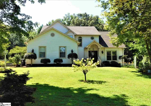 Photo 2 of Single family home for sale at 102 Lex Ct, Greer, SC 29651 | MLS# 1583913 | Listing updated on 2026-09-02
