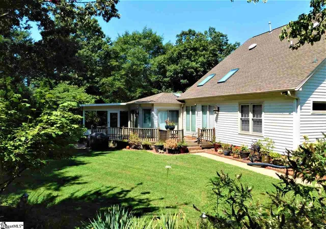 Photo 4 of Single family home for sale at 102 Lex Ct, Greer, SC 29651 | MLS# 1583913 | Listing updated on 2026-09-02