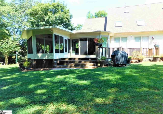 Photo 5 of Single family home for sale at 102 Lex Ct, Greer, SC 29651 | MLS# 1583913 | Listing updated on 2026-09-02